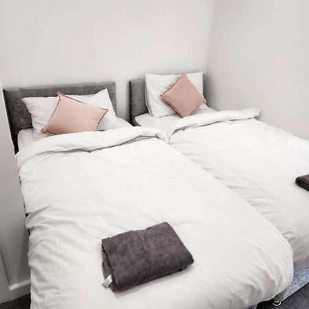 Comfy Diamond Ensuite Room Maidstone With Free Parking And Speedy Wifi 외부 사진