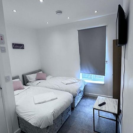 Comfy Diamond Ensuite Room Maidstone With Free Parking And Speedy Wifi 외부 사진