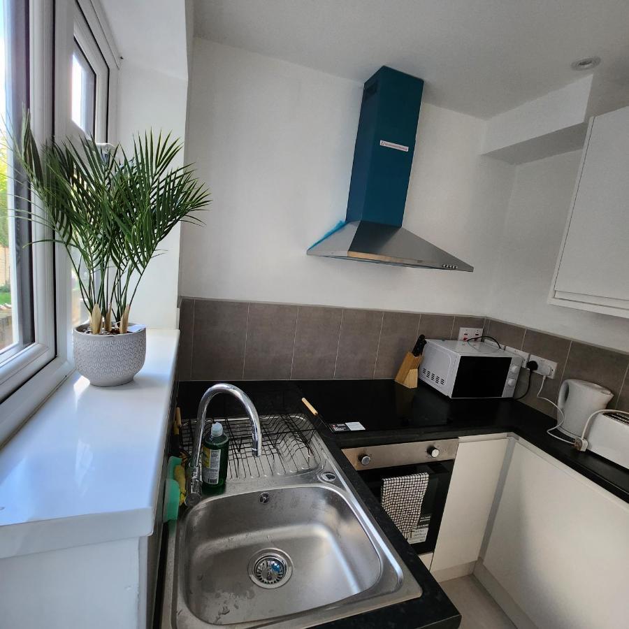 Comfy Diamond Ensuite Room Maidstone With Free Parking And Speedy Wifi 외부 사진